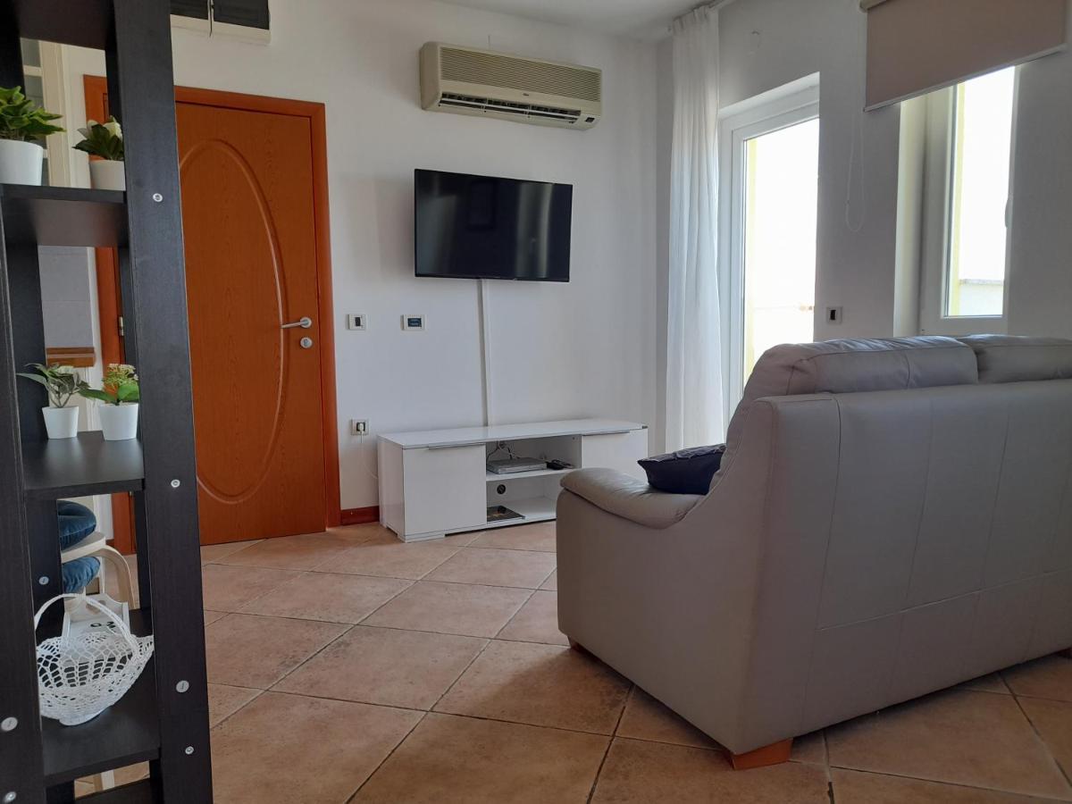 Manora Hotel